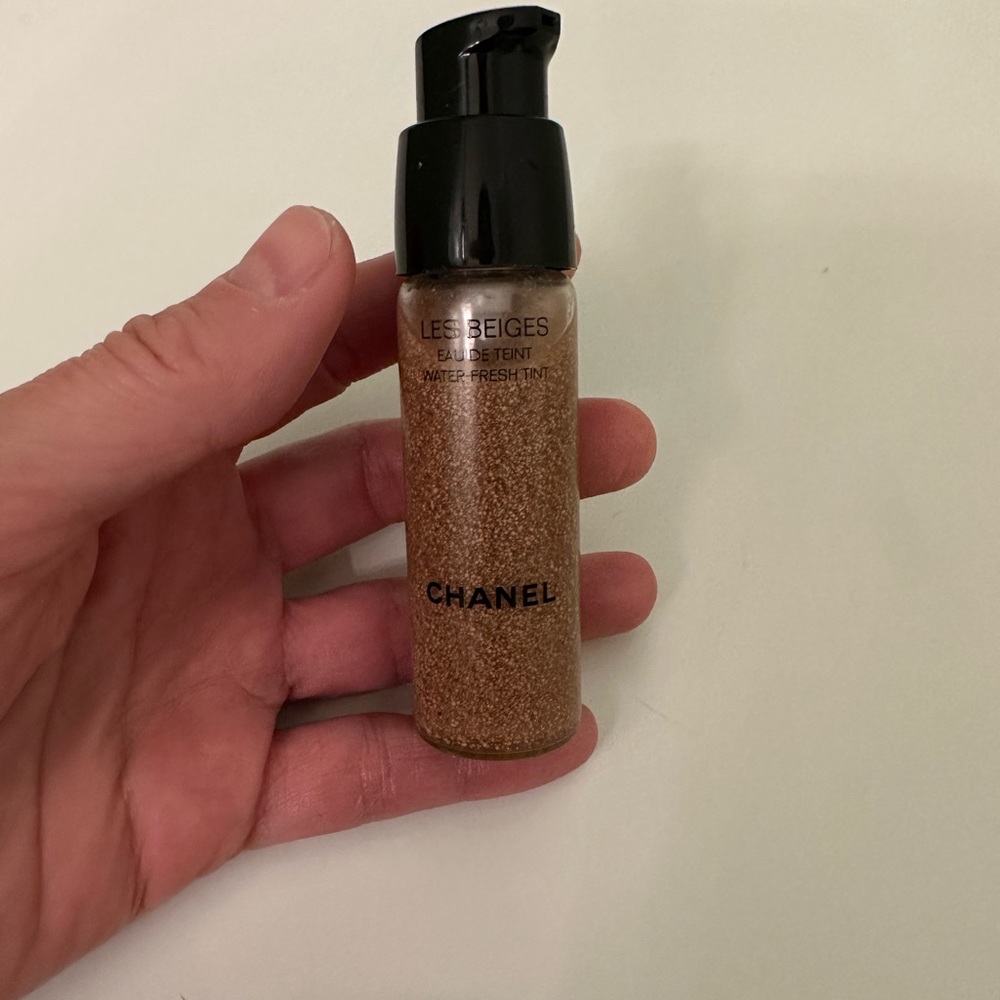 New Chanel Les Beiges Water-Fresh Tint Medium Light 20 ML Tester. Last Bottle.